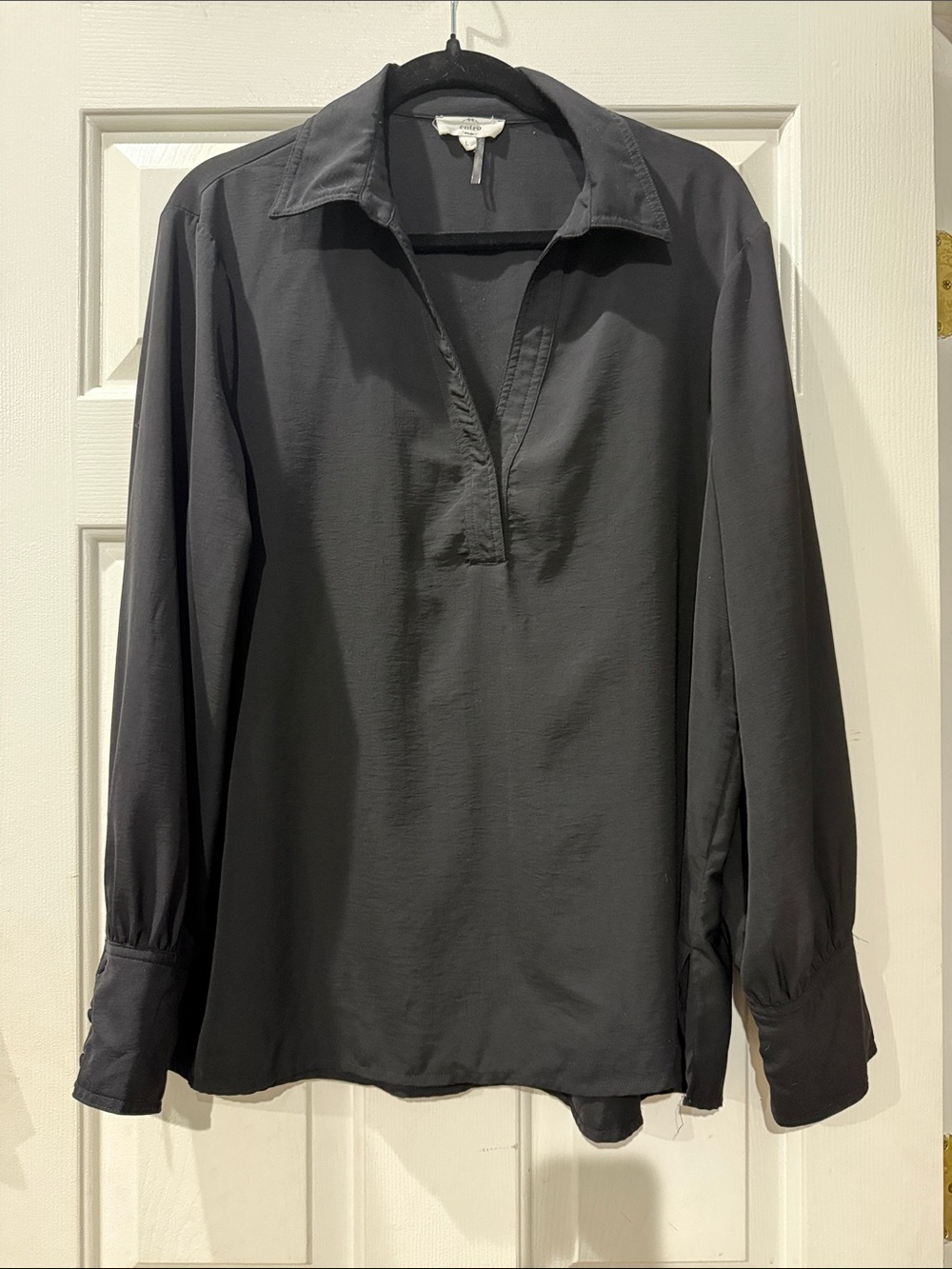 entro Black Collared Pullover Top